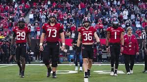 #AGTG After a great phone call with <a href="/coachalexjones/">Alex Jones</a> and <a href="/CoachButchJones/">Butch Jones</a> I am blessed to receive an offer from the <a href="/AStateFB/">Arkansas State Football</a> !!! 🐺🐺