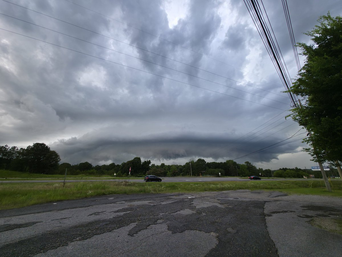 pstarr1782's tweet photo. @spann Taylorville 69 south out of Tuscaloosa about 2 miles past Winn Dixie in the Hillcrsst area https://t.co/6FWu9gVwr7