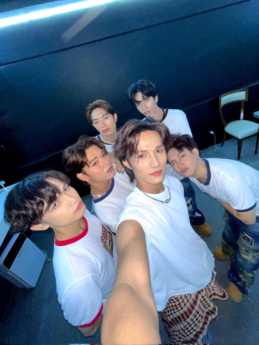 SY•NC (@thesyncph) on Twitter photo The stars aligned on the Mega Stage! It was a great time performing "PLS" and "Balang Araw" live.
Thank you <a href="/Bingoplusstudio/">BingoPlus Studios</a> for having us 🌟
Thank you Starbursts and everyone who watched us on BP Showcase. We love you!
#SYNCph #BingoPlusPH #BingoPlusStudios #BPShowcaseSYNC The stars aligned on the Mega Stage! It was a great time performing "PLS" and "Balang Araw" live.
Thank you <a href="/Bingoplusstudio/">BingoPlus Studios</a> for having us 🌟
Thank you Starbursts and everyone who watched us on BP Showcase. We love you!
#SYNCph #BingoPlusPH #BingoPlusStudios #BPShowcaseSYNC