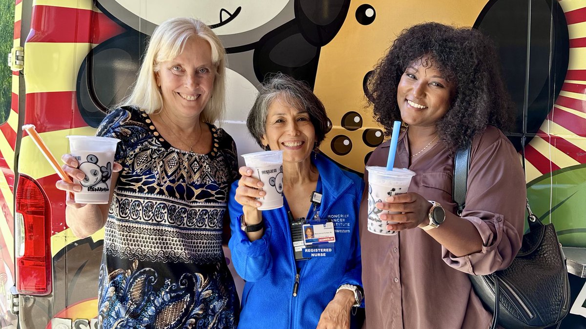 MoncriefCancer's tweet image. Cheers to our employees! Our staff was treated to boba tea today to kick off Employee Recognition Week at @UTSWMedCenter. We are grateful for everyone’s commitment to serving our patients. You inspire us and are appreciated every day!