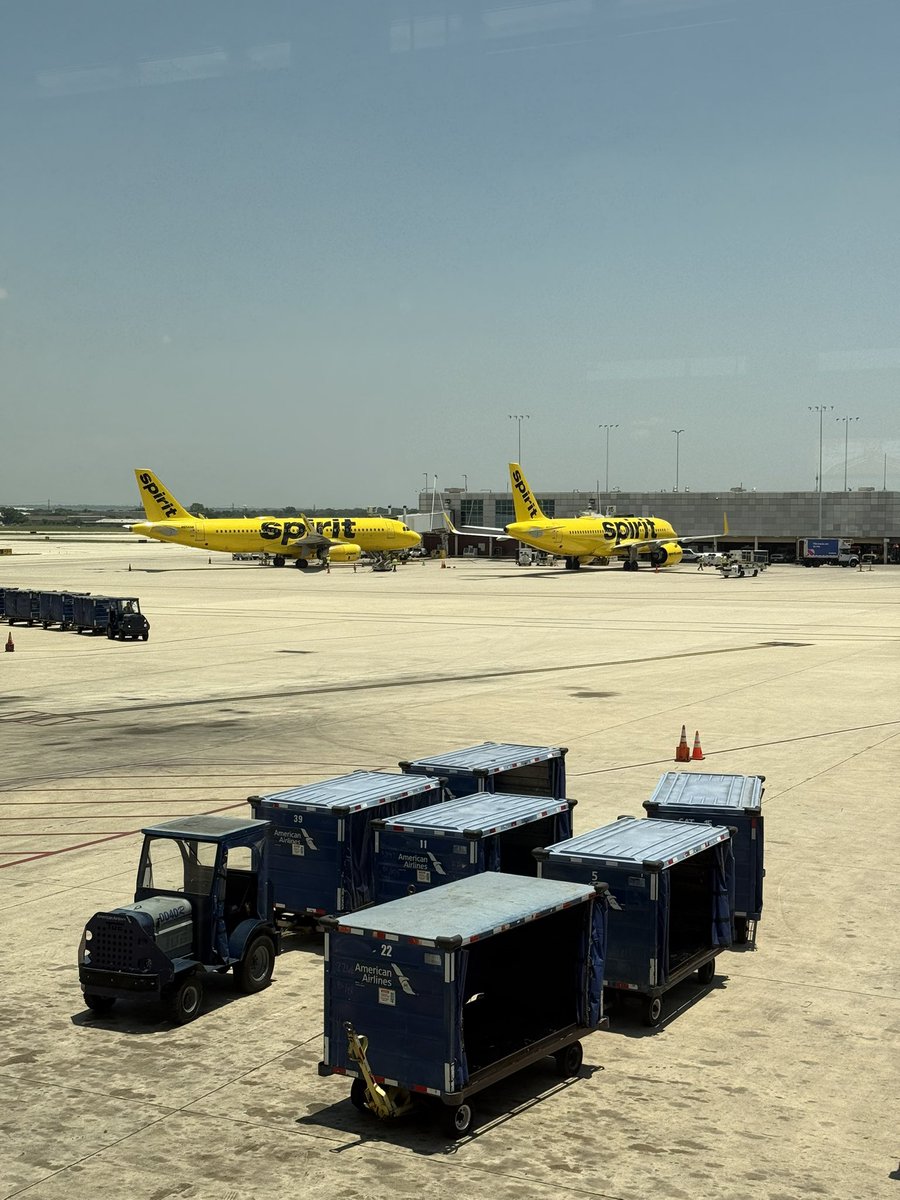 I saw RiftTV sponsors today and the airport .<a href="/ElijahSchaffer/">E</a>