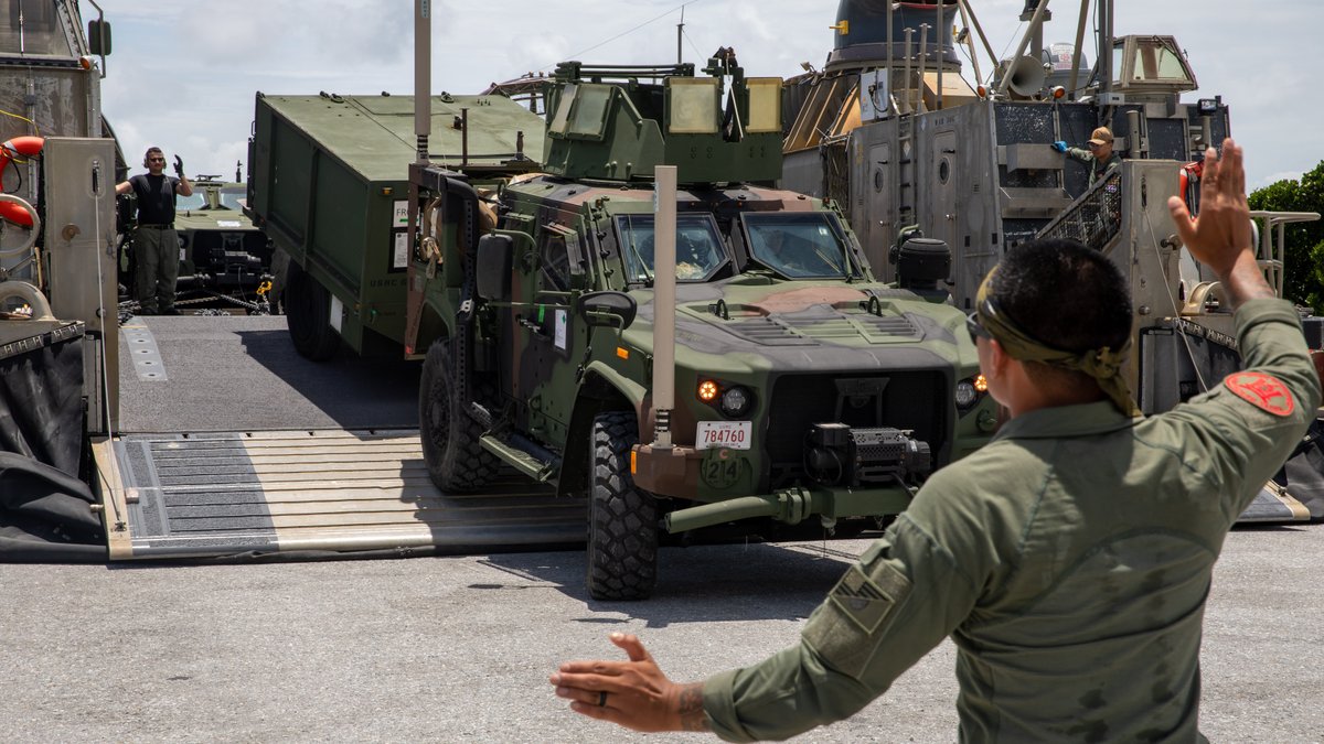 Pacific Marines (@pacificmarines) on Twitter photo 📍 Okinawa, Japan​
#PacificMarines with @combatlogisticsbattalion_31 and @3dlsb_landers and Sailors with @navalbeachunit7 conduct a transportation operation May 28, 2025.​
📸: Lance Cpl. Eric Allen | <a href="/marines/">Mariusz Kujawski</a>
#MEU #Amphibious #FreeAndOpenIndoPacific #MARFORPAC 📍 Okinawa, Japan​
#PacificMarines with @combatlogisticsbattalion_31 and @3dlsb_landers and Sailors with @navalbeachunit7 conduct a transportation operation May 28, 2025.​
📸: Lance Cpl. Eric Allen | <a href="/marines/">Mariusz Kujawski</a>
#MEU #Amphibious #FreeAndOpenIndoPacific #MARFORPAC