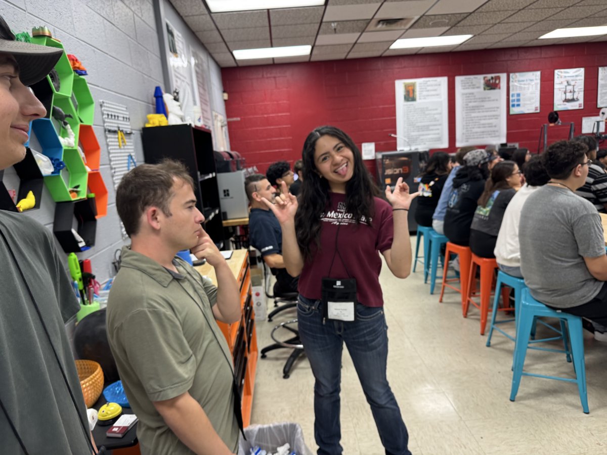 PSLNMState's tweet image. Wrapping up our TA spotlights! Meet Melodie Guzman—a sophomore at @NotreDame studying EE &amp;amp; Engineering Corp Practice. She joined to help inspire future STEM students! Big thanks to Jack, Luke, Eliseo &amp;amp; Melodie—STEM Mavericks wouldn’t be the same without you! @dodcdao