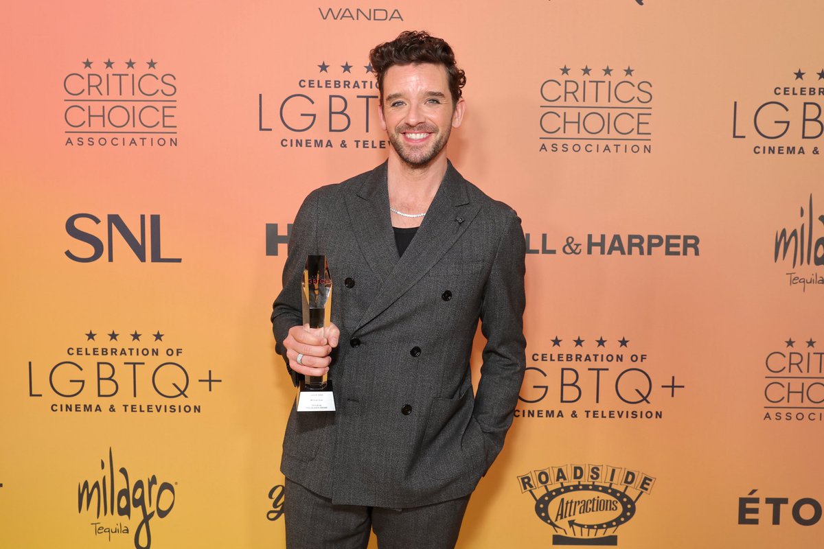 Congratulations to “Shrinking” star Michael Urie on his Celebration of LGBTQ+ Trailblazer Award! ⭐️⭐️⭐️⭐️
Watch 👉m.youtube.com/c/CriticsChoice

The Critics Choice 2nd Annual Celebration of LGBTQ+ Cinema &amp; Television premieres on <a href="/heretv/">Here TV</a> June 27th!

#MichaelUrie <a href="/michaelurie/">Michael Urie</a>