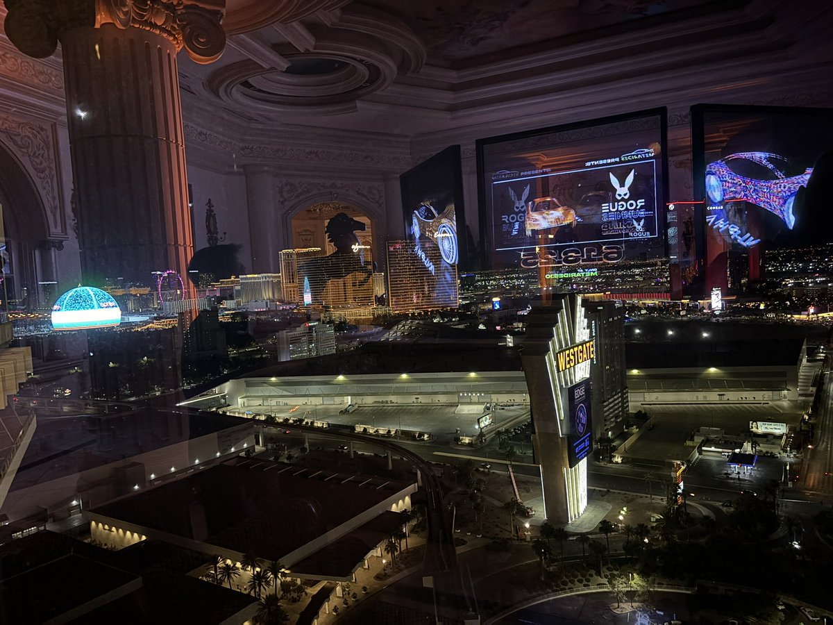 MetaRides, Inc. (@metaridesinc) on Twitter photo <a href="/theRoguebunnies/">RogueBunnies.bunni</a> The view from Elvis' pad with reflections of MetaRides x Rogue Bunnies big screens!!! 🏎️♥️ <a href="/theRoguebunnies/">RogueBunnies.bunni</a> The view from Elvis' pad with reflections of MetaRides x Rogue Bunnies big screens!!! 🏎️♥️