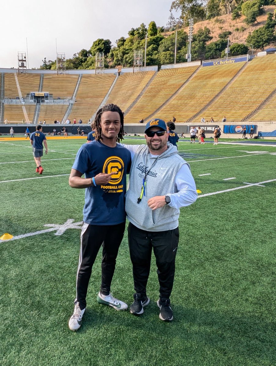 EthanHook21's tweet image. I had an amazing time @CalFootball this weekend. I took a great tour of the campus and I'm honored to receive LB MVP at the Cal Camp. I look forward to coming back to Berkeley!
@Coach_MikeBruno
@Coach_Sooto
@MWCherrington
@DCFBCAL
@JerryRecruiting
@CoachMurray_Z6
@AHS_BALL