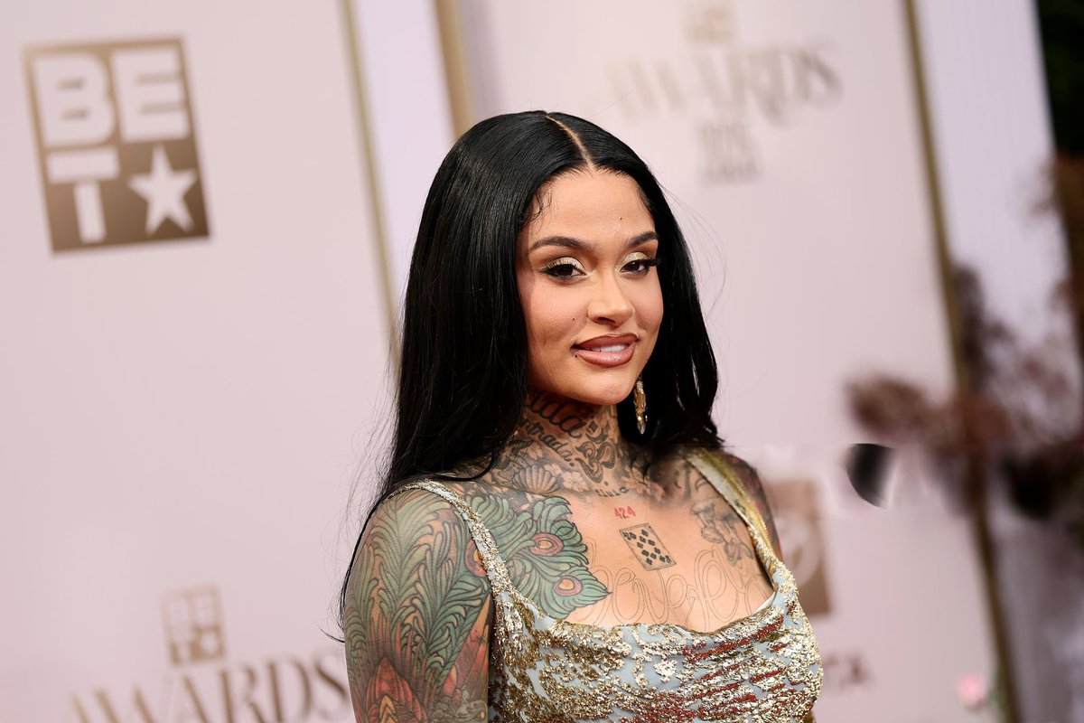 kehlanidiaryy's tweet image. New photos of Kehlani looking absolutely stunning on the red carpet tonight at the 2025 BET Awards in Los Angeles, CA! ✨❤️ #BETAwards #Kehlani #RedCarpetGlam

📸-  @gettyimages (Gilbert Flores)

| #kehlani
