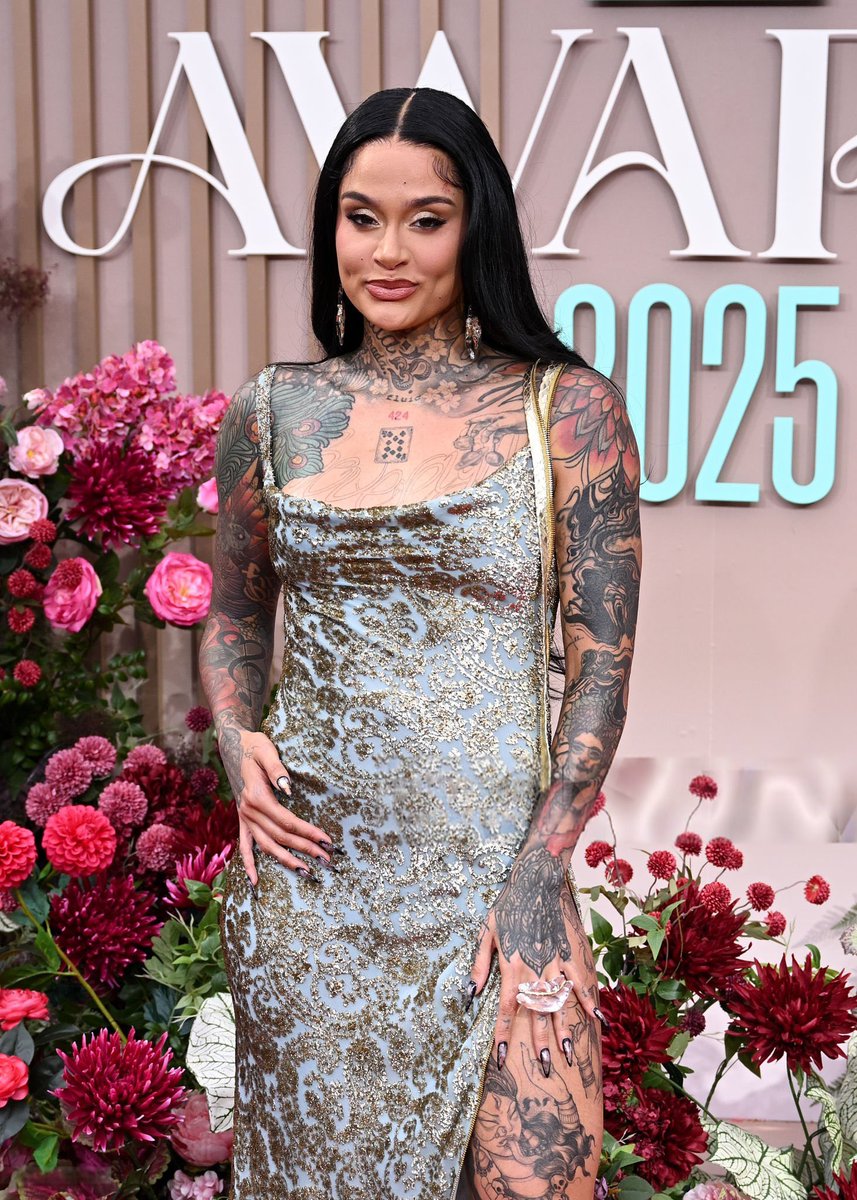 kehlanidiaryy's tweet image. New photos of Kehlani looking absolutely stunning on the red carpet tonight at the 2025 BET Awards in Los Angeles, CA! ✨❤️ #BETAwards #Kehlani #RedCarpetGlam

📸-  @gettyimages (Gilbert Flores)

| #kehlani