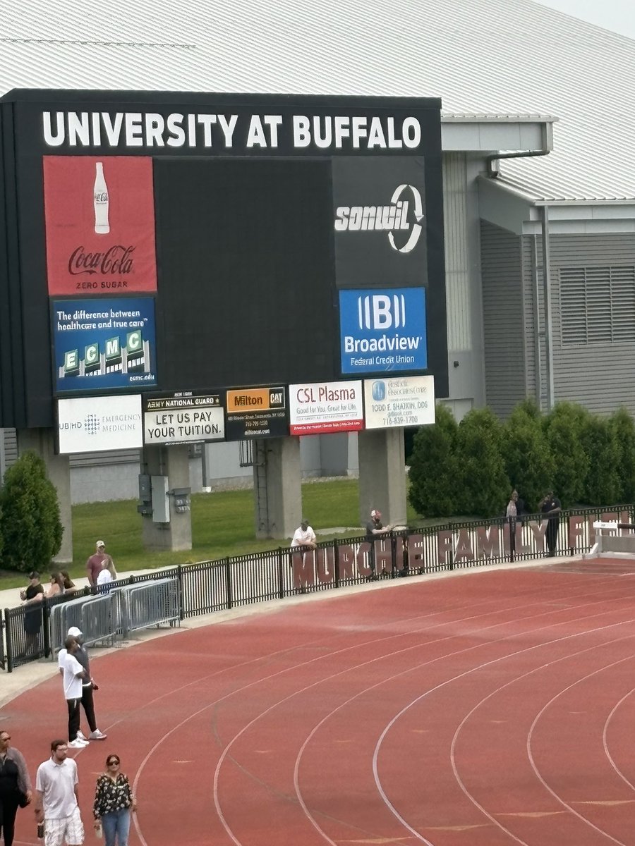 cbattle923's tweet image. Very thankful for the training from the UofB coaching staff. Great day of work today at U of Buffalo. Excited to start the season!! Go Plugs!!! @CoachB_54 @xfactorQB @ronwhitcomb