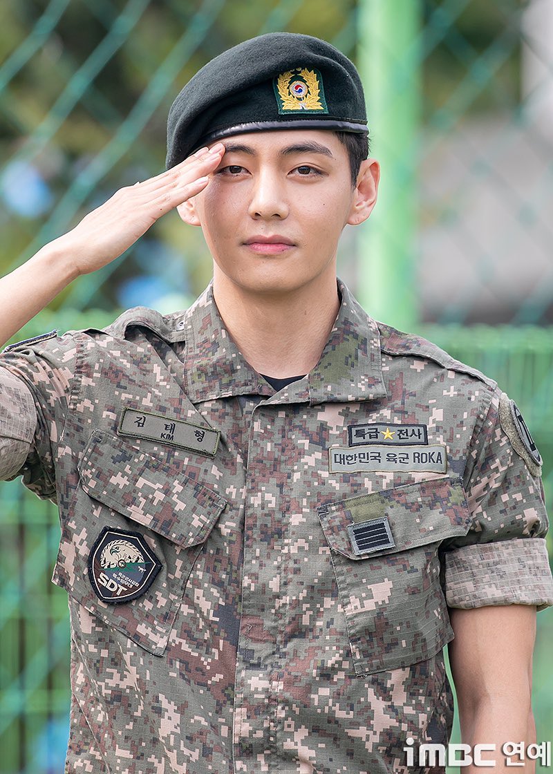 taeguide's tweet photo. SDT KIM TAEHYUNG IS OFFICIALLY DISCHARGED 

KIM TAEHYUNG IS BACK https://t.co/Vn38O1AQWq
