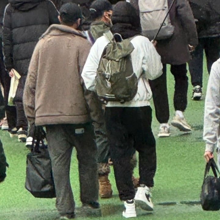 lovethve's tweet image. how it started                             How it is ending