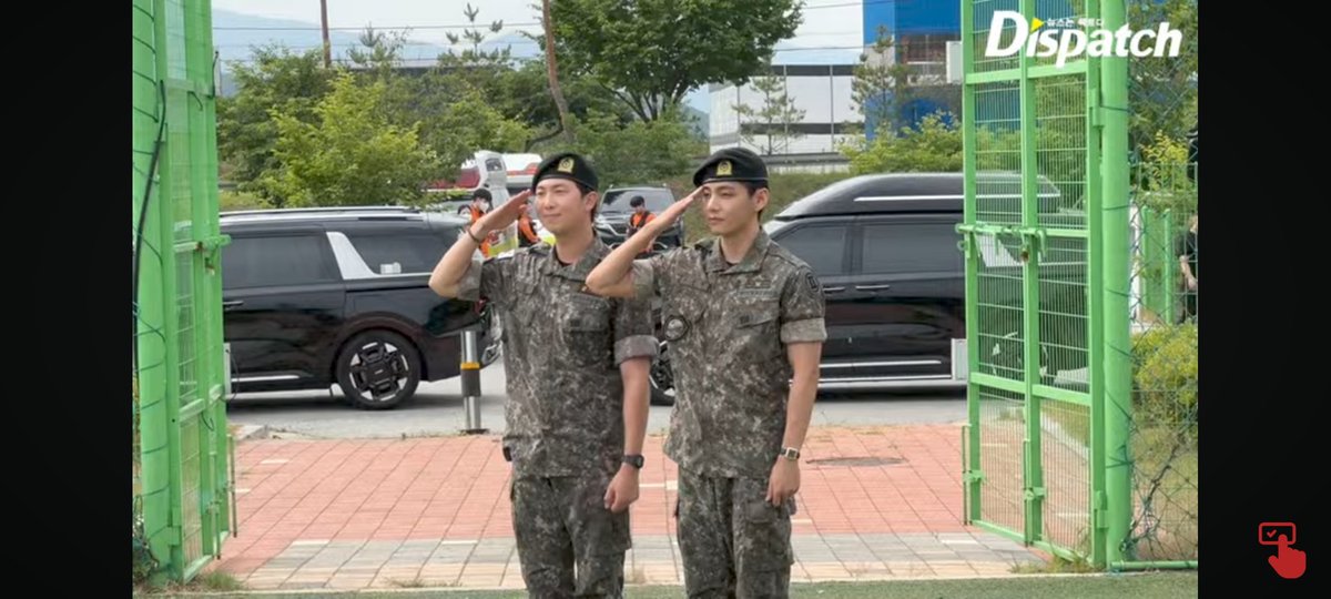 BUniverso7's tweet image. V e RM já foram dispensados.
Olha o tamanho desses homens 😁