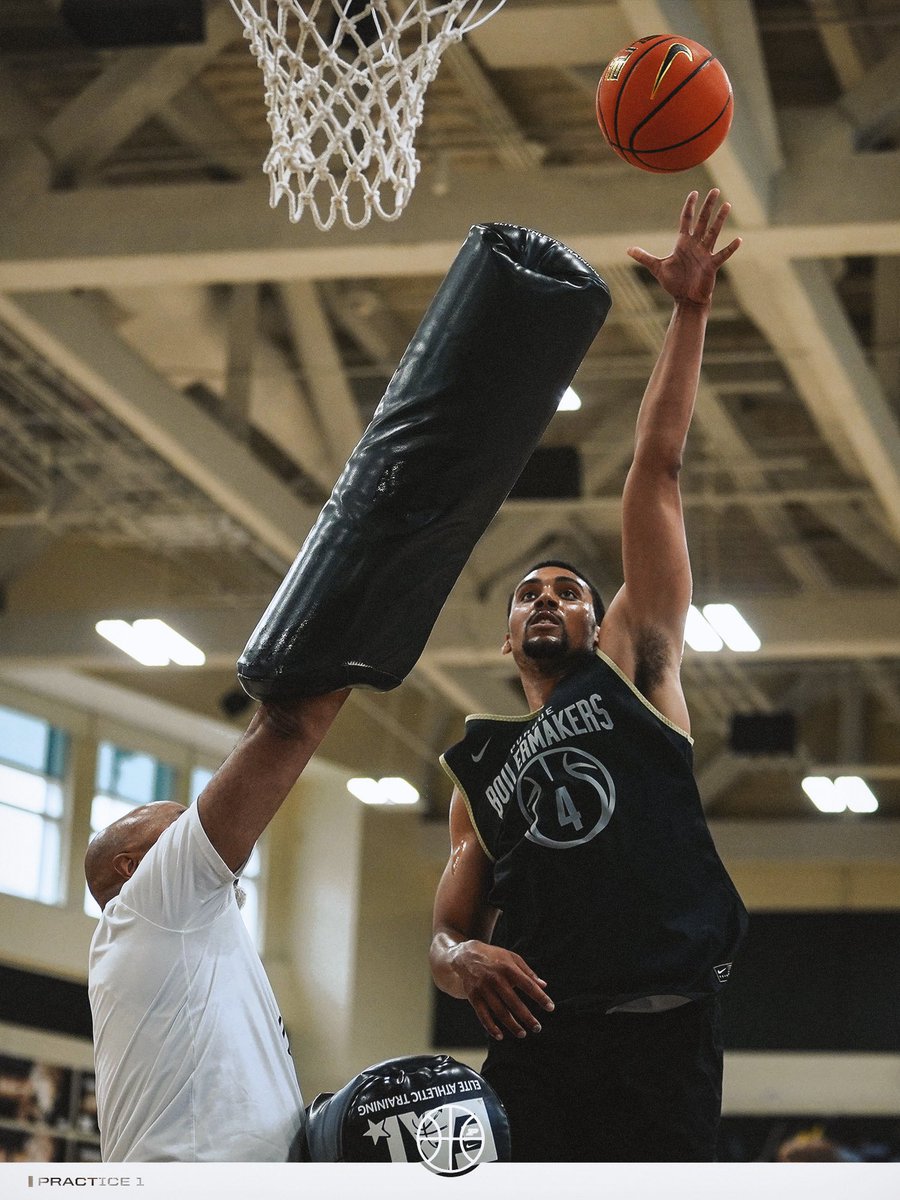 BoilerBall's tweet photo. We’re so back. 

✅ Day 1 flicks. 

🧵 A photo thread. https://t.co/lJTb4RIXDJ