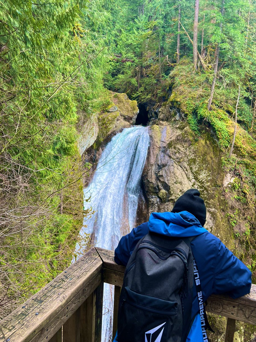 don’t go chasing waterfalls 🫆