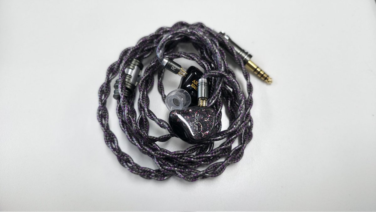 Found a great upgrade cable colour match for the <a href="/FreshReviewsYT/">Fresh Reviews</a> <a href="/ziigaat/">ZiiGaat</a> Arete.