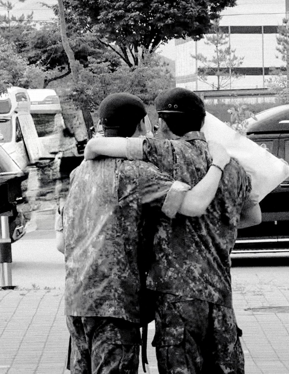 meroutro's tweet image. 🖤