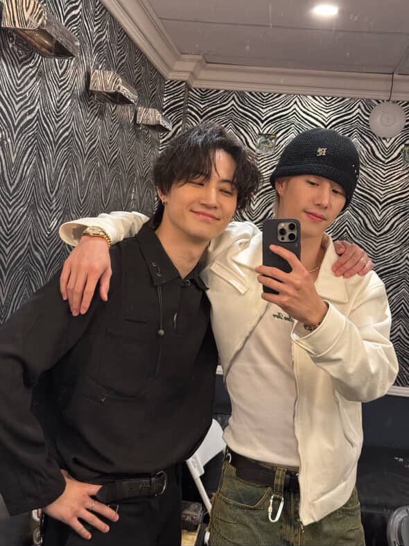 with Mark Tuan (@withyoumarktuan) on Twitter photo 250610 <a href="/GOT7/">GOT7 (갓세븐)</a>’s IG Broadcast Channel Update
#MarkTuan #Mark #段宜恩 #마크
<a href="/marktuan/">Mark Tuan</a> <a href="/DNAmngmnt/">Mark Tuan Official</a>
#JAYB #제이비 <a href="/jaybnow_hr/">JAY B</a>
#GOT7 #갓세븐 <a href="/GOT7Official/">GOT7</a> 250610 <a href="/GOT7/">GOT7 (갓세븐)</a>’s IG Broadcast Channel Update
#MarkTuan #Mark #段宜恩 #마크
<a href="/marktuan/">Mark Tuan</a> <a href="/DNAmngmnt/">Mark Tuan Official</a>
#JAYB #제이비 <a href="/jaybnow_hr/">JAY B</a>
#GOT7 #갓세븐 <a href="/GOT7Official/">GOT7</a>