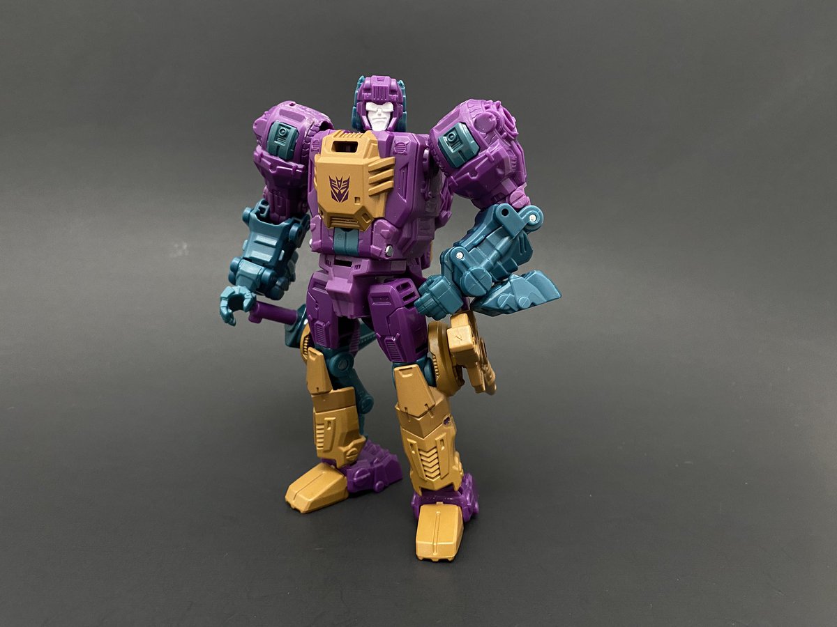 Carnivac G1 face
#transformerscustoms
#ageoftheprimes