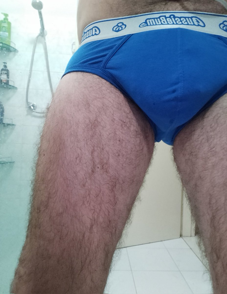 I certainly do love the colour 🔵 😆 

#blue #blueundies #hairy #hairyjock #aussiebums