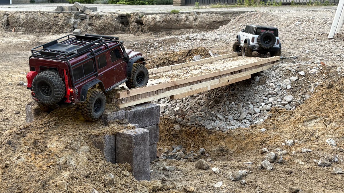 zachary3dprints's tweet image. This weekend we have had a lot of fun with our @Traxxas RC’s, in the mean time thinking which things I can 3D print for them… did see some great things that might be interesting… but it needs to be sturdy enough to handle impacts!
Some picture of the fun we had