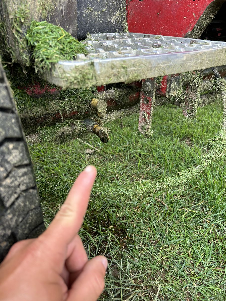 PollioNick's tweet image. Hydraulic leak on the 5510 today—a tiny pinhole in the test nipple lost a ton of fluid! Crazy how much 2000psi can push through a small hole.