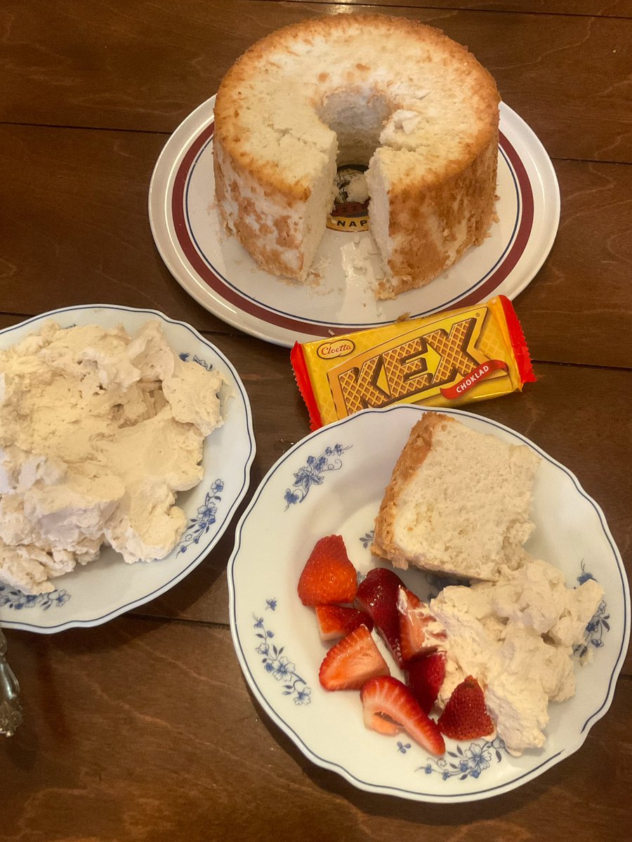 DarknetReporter's tweet image. Presenting my 🍰 that I made, homemade with love 💜