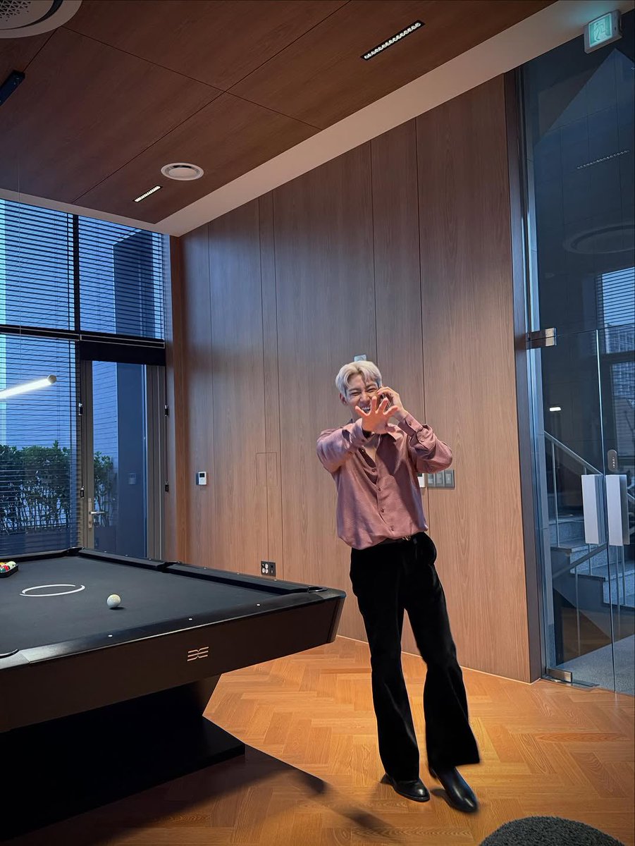 เช้านี้เรากลับมาใช้คีย์เวิร์ดแล้วนะคะ จนกว่าจะถึงเทรนรอบใหม่ฝากทุกคนสำหรับการทักทายยามเช้าผ่านคีย์เวิร์ดเพื่อสะสมยอดให้แบมแบมด้วยน้า 🌤️☀️💕

BAMBAM 10JUN WONDERFUL DAY
#BamBam #뱀뱀 <a href="/BamBam1A/">BamBam</a> 
<a href="/BAMBAMxBAMMIE/">뱀뱀 BamBam</a>