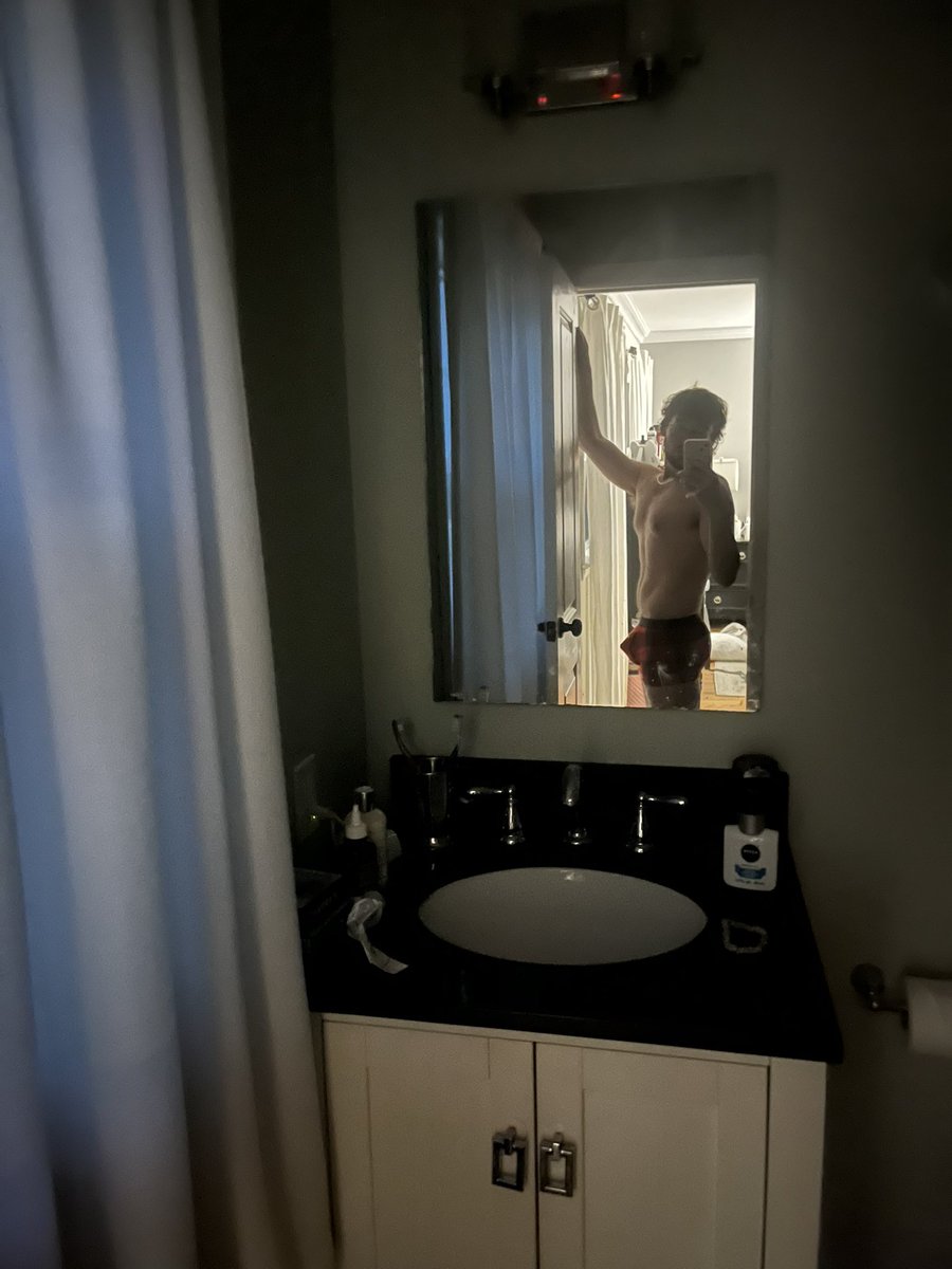 eefsversion's tweet image. oh, hi