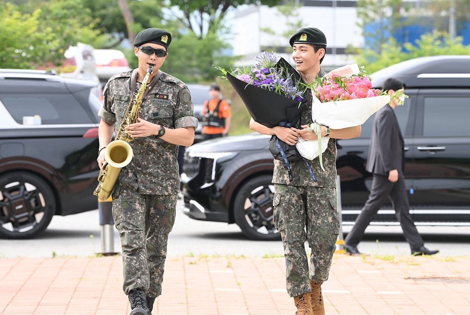 TAEHYUNG RETURNS TODAY
RM IS FINALLY BACK 
WELCOME BACK TAEHYUNG 
WELCOME BACK NAMJOON 
BTS IS BACK 
#ReturnOfOurJooniverse
#D_DayToMeet_V
#D_DayToMeetRM
#SEE_V_TODAY