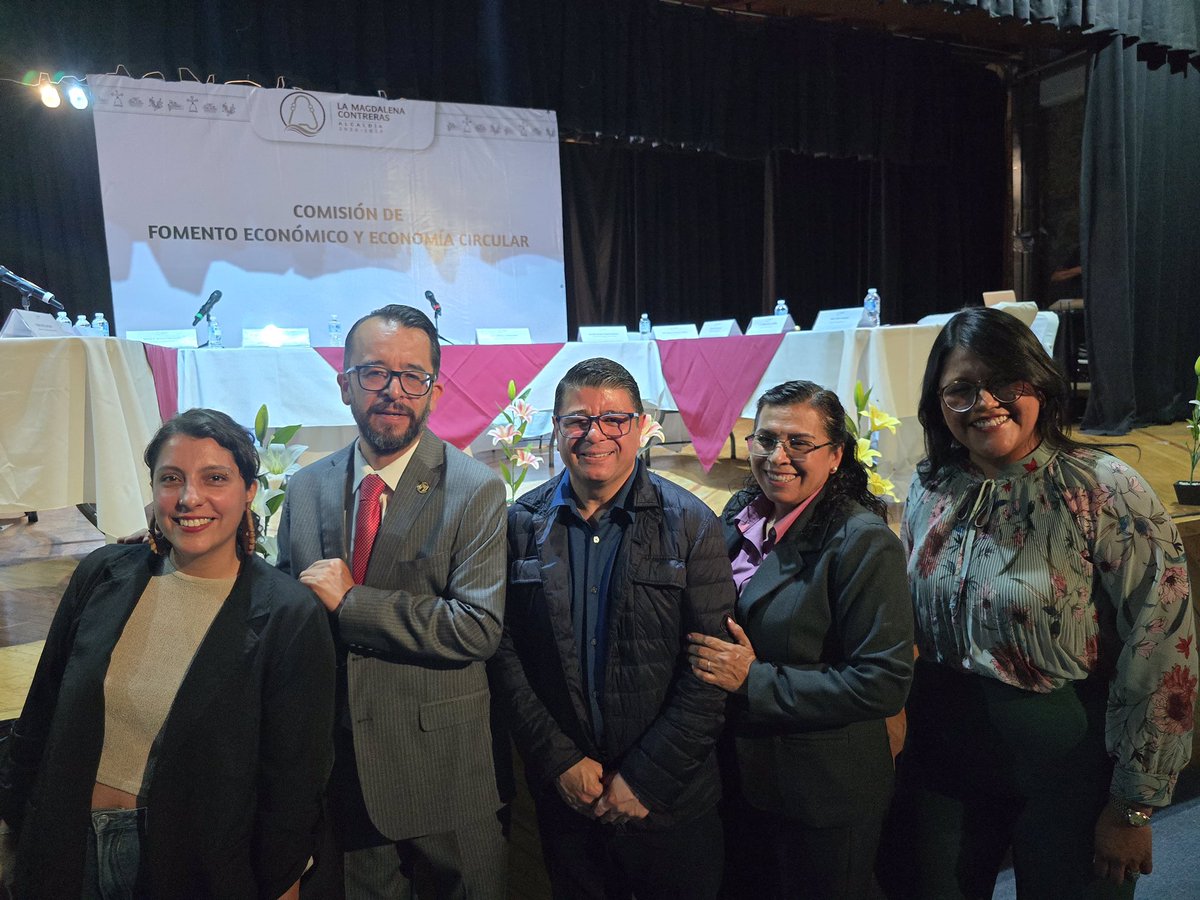 BetanzosOficial's tweet photo. Acompañé al concejal de laAlcaldia La Magdalena Contreras, Pedro Cabrera, a la instalación de la comisión que preside de Fomento Económico y Economía Circular.

Su experiencia y amplias capacidades garantizan un éxito en la conducción de este órgano del Concejo de la demarcación. https://t.co/DwDbRWZjGv