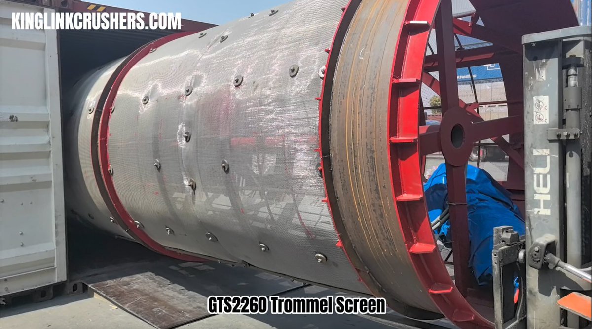 Kinglink_C's tweet image. Another GT52280 Trommel Screen ready to roll! 
Built for tough screening jobs, this heavy-duty machine ensures efficient separation of materials on-site. Shipped with care, delivered with confidence.
#TrommelScreen #OnTheMove #KINGLINK #likeforlike
kinglinkcrushers.com