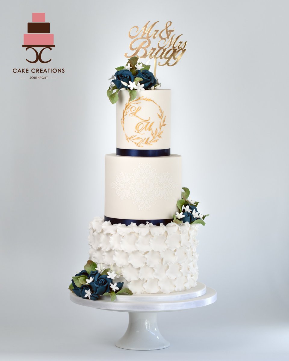 Congratulations!
🎊 🎉 ❤️

#weddingcake #wedding #handmade #cakeinspo #roses #cakefondant  #cakeartist #cakeart #cakecreations #cakedesign #petals #roses #southport #cake #birthdaycake #sugarart #sugarcraft #uk #cakedesigner #sefton #merseyside #lancashire <a href="/UKCakeCreations/">Cake Creations Southport</a>