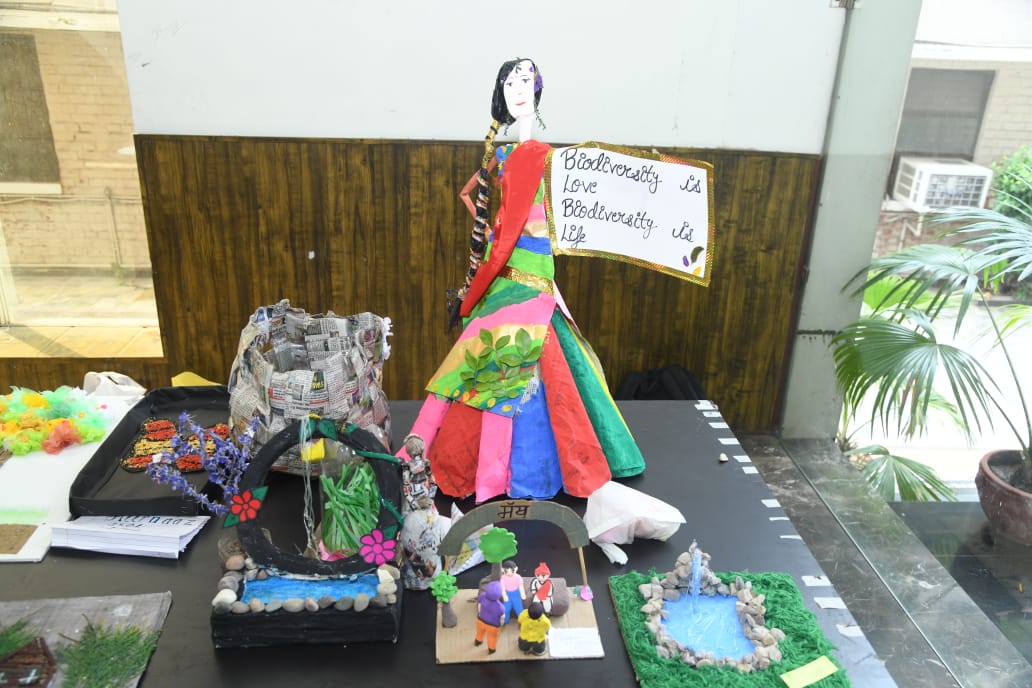 HMV College tweet media