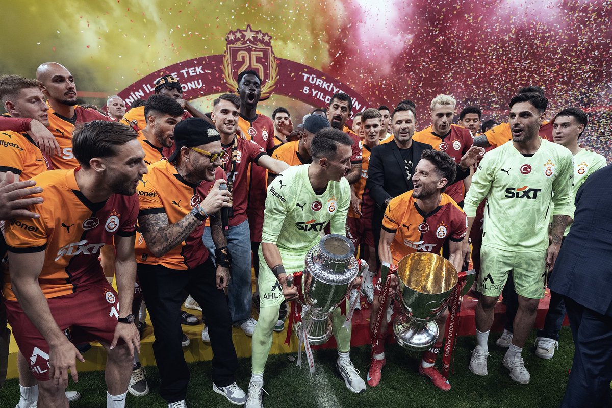 Günaydın #ŞampiyonGalatasaray Ailesi