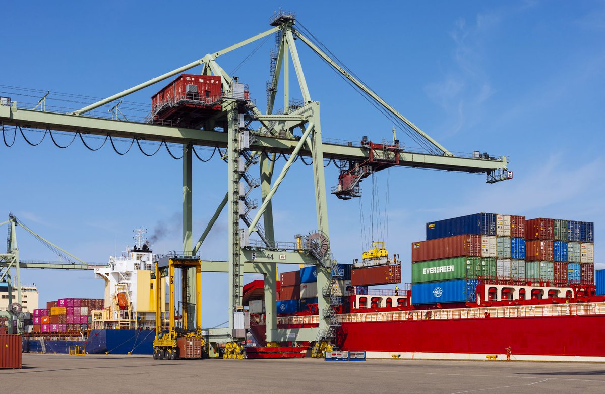 Toimintaympäristön muutoksilla on ollut merkittäviä vaikutuksia satamien tavaraliikenteeseen. Tutustu Traficomin ja Väyläviraston selvitykseen: traficom.fi/fi/ajankohtais…

#logistiikka #satama