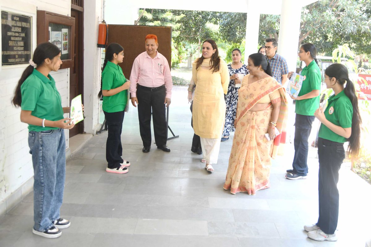 HMV College tweet media