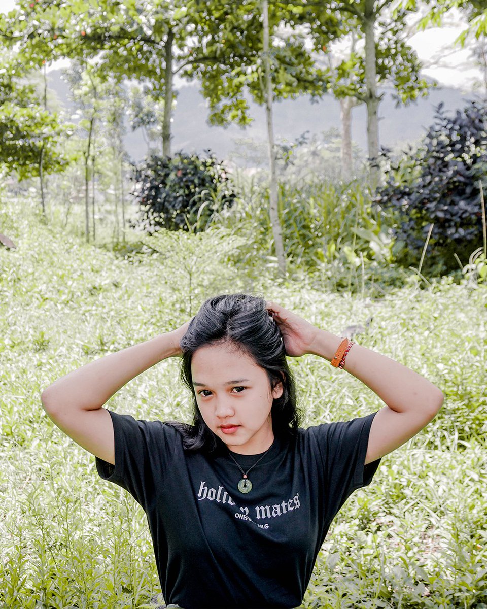 mosridshot's tweet photo. Menyatu dengan alam , tapi jiwa tetap urban 😁✨
-
Creator by : @mosridshot
-
#ohfotomu #mosridshot #fotograferindonesia #fotografermalang #fotomalang #photoshootmalang #jasafotomalang #photographer #photoshootoutdoor #fotomodel https://t.co/q1xQGjrONw