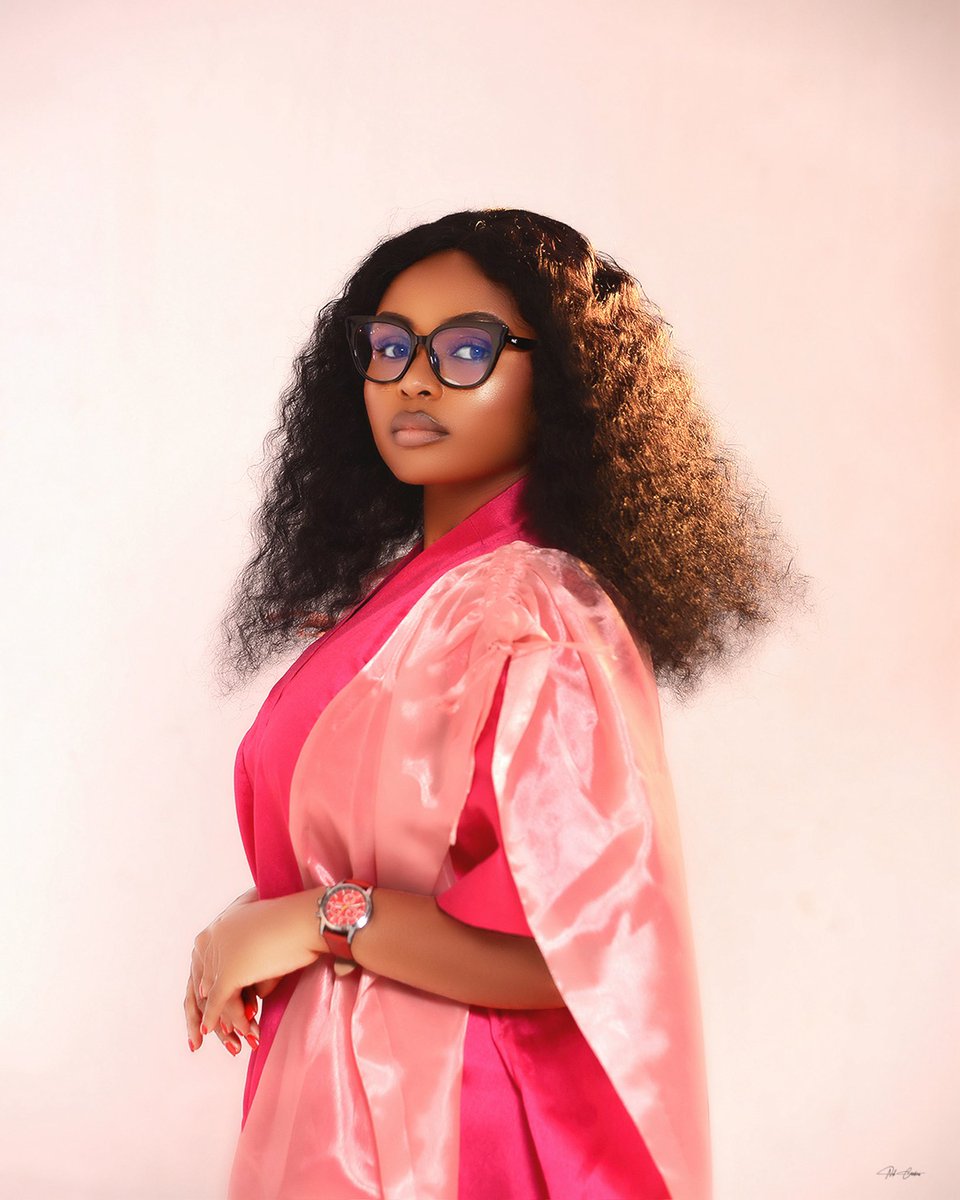 missiravicky's tweet image. Mwabadde Mulowooza
Tuesday Tetuke🤣🤣🤣
Happy new week Bantu bange
En today as usual sistacode is on at exactly 11pm.