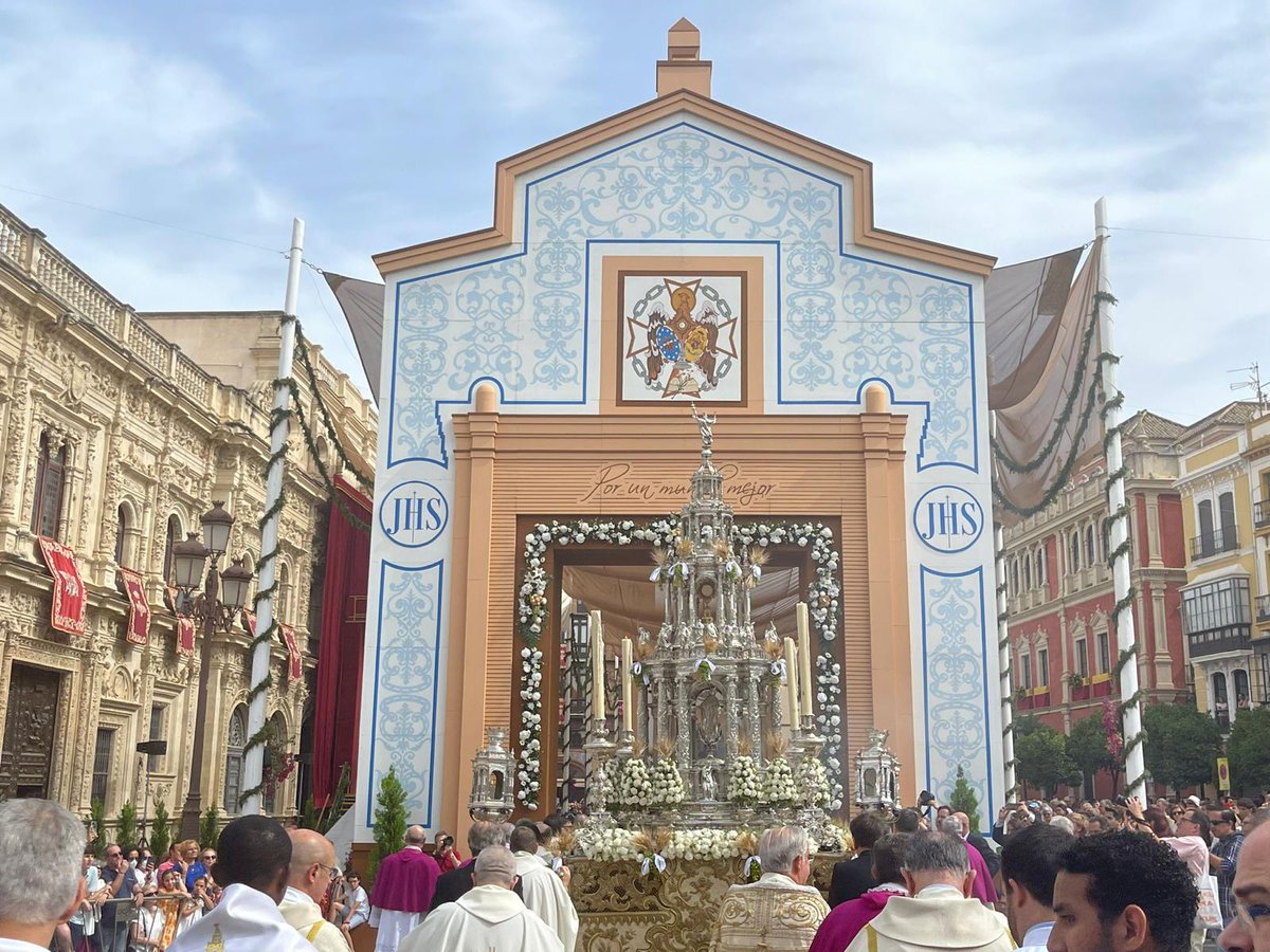 REPRESENTACIÓN CORPORATIVA EN LA PROCESIÓN DEL CORPUS CHRISTI DE SEVILLA 

Para acompañar al Santísimo, los hermanos deben apuntarse en el listado dispuesto con tal fin en Mayordomía, hasta el día 16 de junio. El número máximo de componentes de la representación será de 40