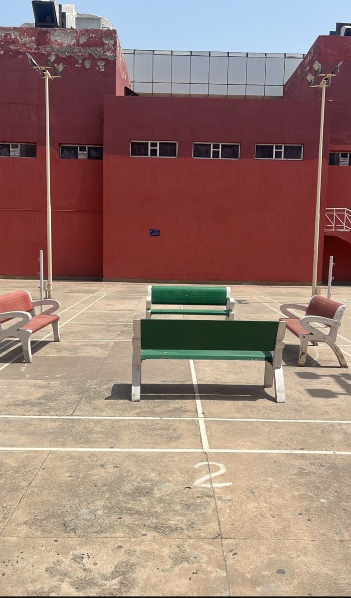 ThePradeepPG's tweet photo. @LtGovDelhi @official_dda @CMODelhi @hdmalhotra
@OPSharmaBJP As if construction of Banquet hall was not enough to create a nuisance inside YSC, open badminton courts have been blocked by putting benches inside courts. (1 of 2) https://t.co/kySRDzYnwT