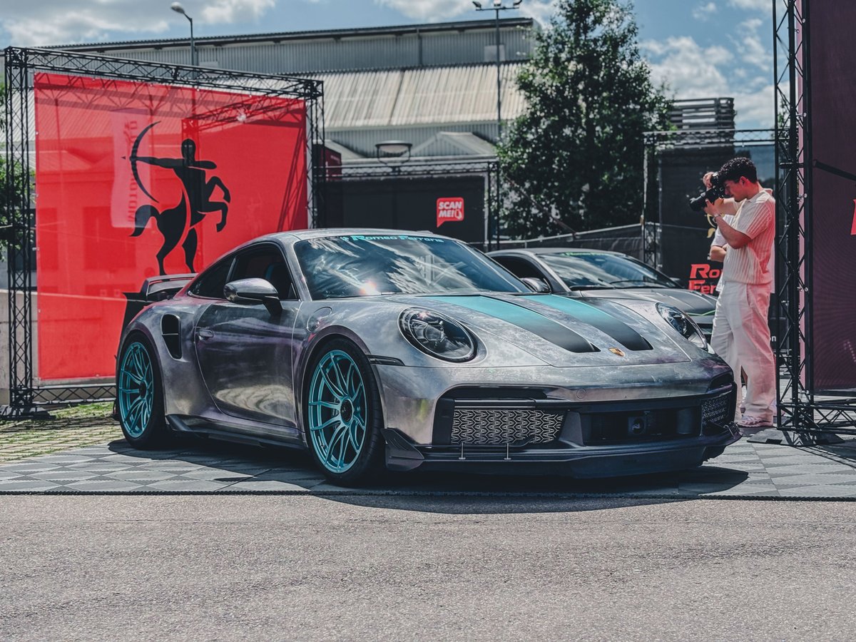 La Romeo Ferraris ha preso parte durante il weekend del 30 maggio e 1 giugno 2025 al MYLE25, nell’edizione di Monaco di Baviera.
.
Leggi di più: shorturl.at/aC5Cc
.
#romeoferraris #porsche992turbos #yaris #toyotayarisgryumi #porschevelos