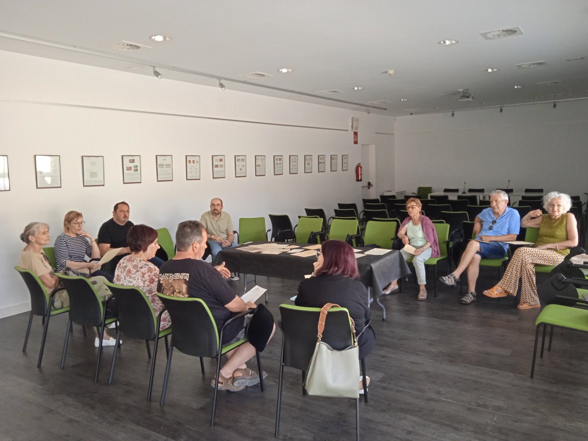 #SIA2025 Ahir vam celebrar el Dia Internacional dels Arxius amb el taller didàctic En temps de guerra. 
Va ser una tarda enriquidora, compartint mirades sobre el passat de la #TerraAlta a través dels documents. Gràcies per fer-ho possible
#PaisArxius #XAC #Arxius <a href="/patrimonigencat/">Patrimoni</a>