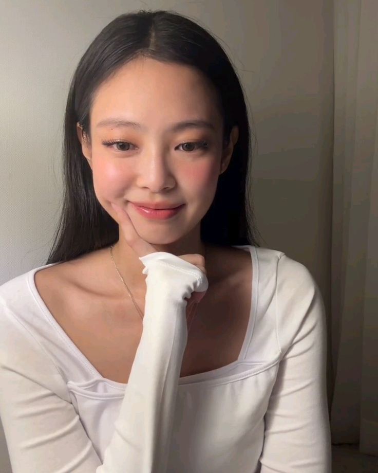 𝑨𝒍𝒆𝒂 𝑀𝑦𝑟𝑡𝑙𝑒 Kintara tweet media