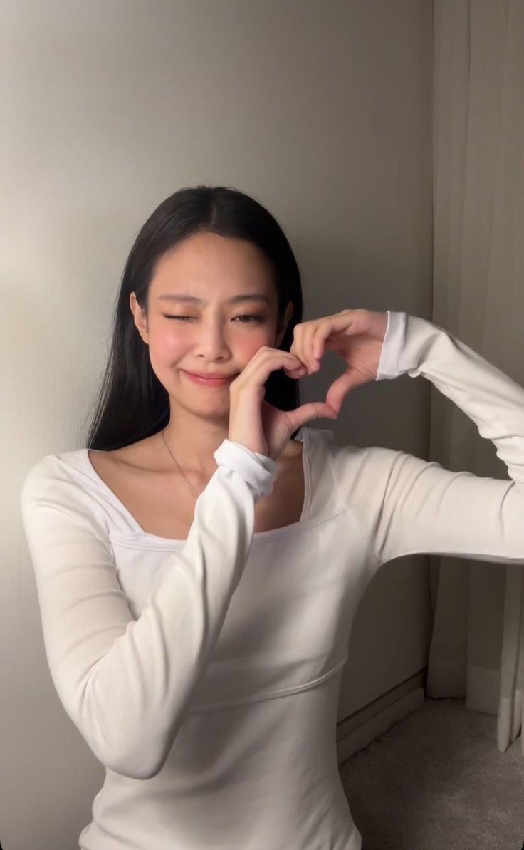 𝑨𝒍𝒆𝒂 𝑀𝑦𝑟𝑡𝑙𝑒 Kintara tweet media