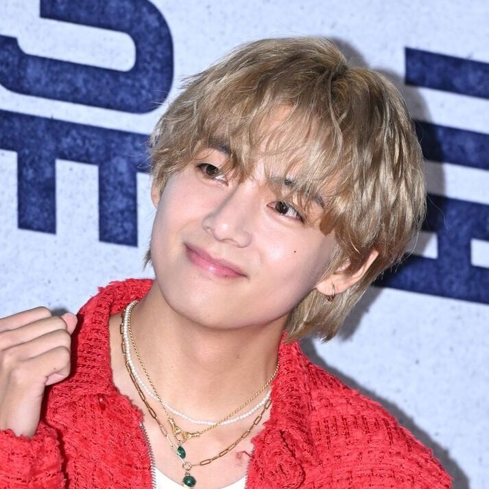 ellejapan's tweet photo. 祝・本日除隊！ 世界が認める「美しい顔」こと世紀のイケメン #V の眼福ビジュアルギャラリー32。

▼記事はこちら
https://t.co/ZziEKlXL2i

#BTS #방탄소년단 #뷔 #テテ https://t.co/G20BwXtzIY