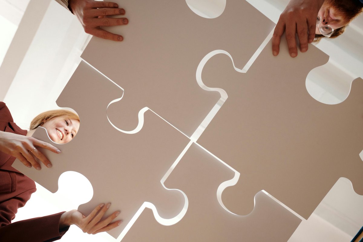 Hire_Express's tweet photo. Success is built on teamwork! 

Whether it's customer service, sales, or support, a strong team fuels business growth. Our call center solutions help brands streamline operations, enhance customer experiences, and boost efficiency. Partner with us and watch your brand thrive! https://t.co/7ghbZ4jnCL