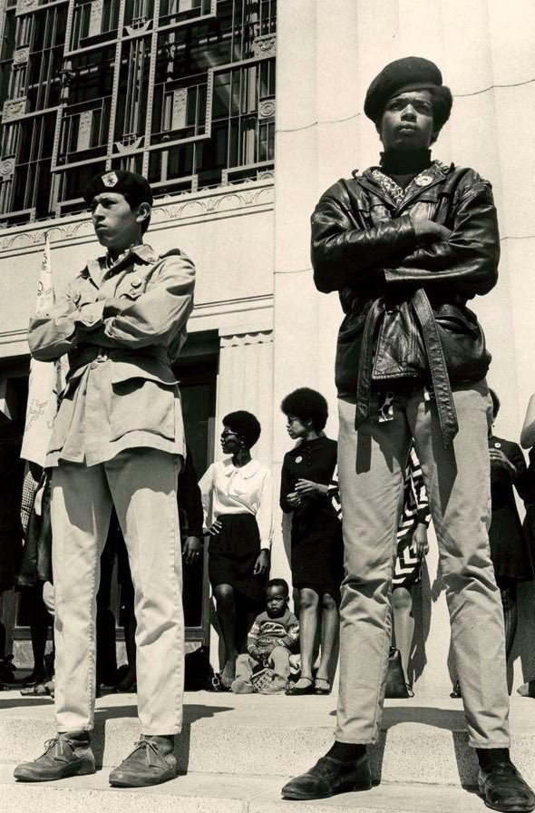 BlakPantherBabe's tweet photo. Oakland Brown Berets and Black Panthers at the Alameda County Courthouse in Downtown Oakland in 1968 at a Free Huey Newton Rally. 

Another reason the BPP was destroyed. Solidarity scares them. https://t.co/xRw9fx5fxk