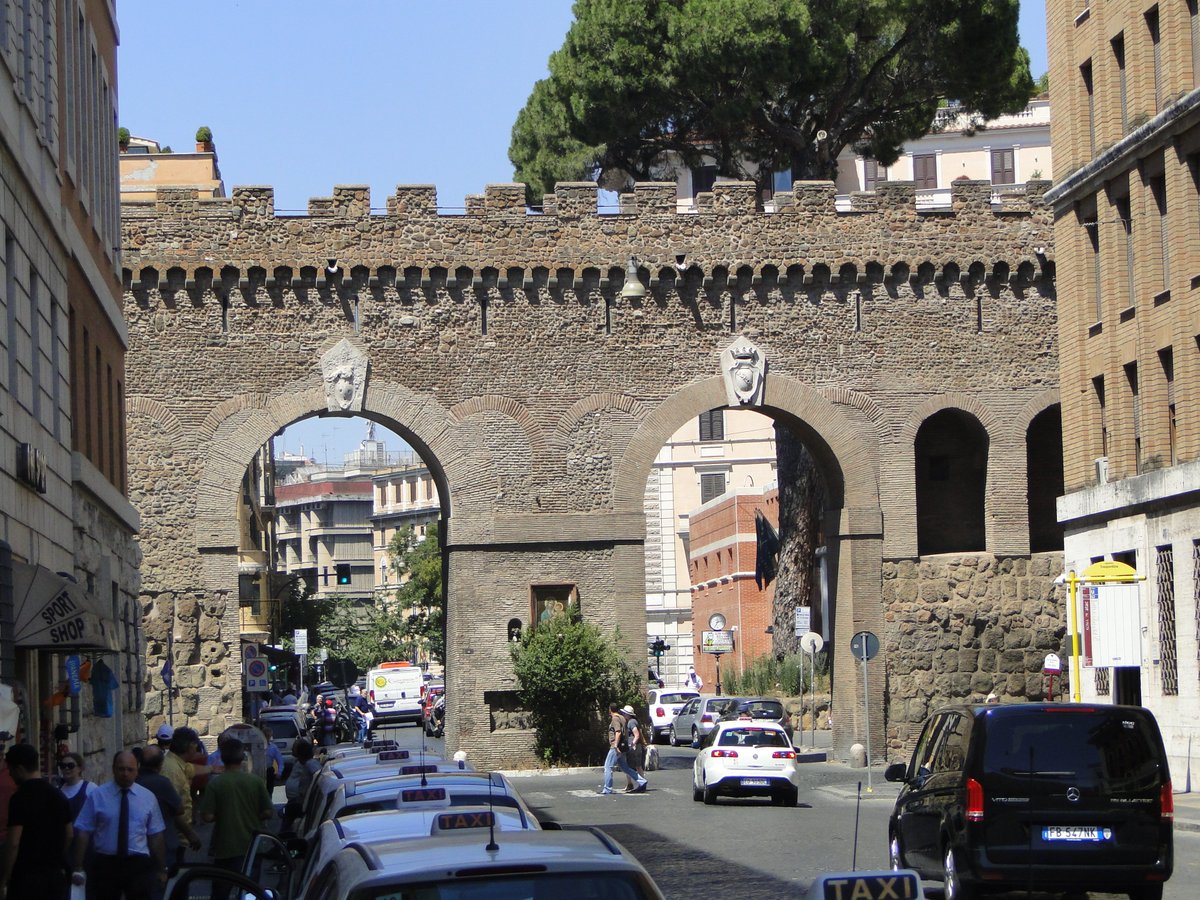 MarkWerling5's tweet image. According to Tacitus, Christians were crucified at night and set on fire in Nero's arena on the Vatican Hill.  They responded by singing, turning the crowd against the emperor.  The site today.  #Nero #Tacitus