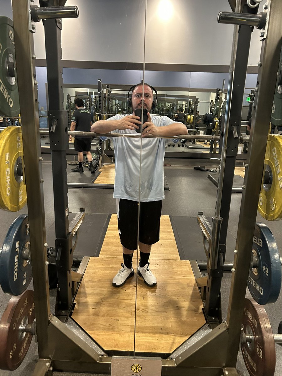 Nick_Van_Excel9's tweet image. You can fix a broken mirror, but you can still see the cracks in that MFer #CrackisWhack