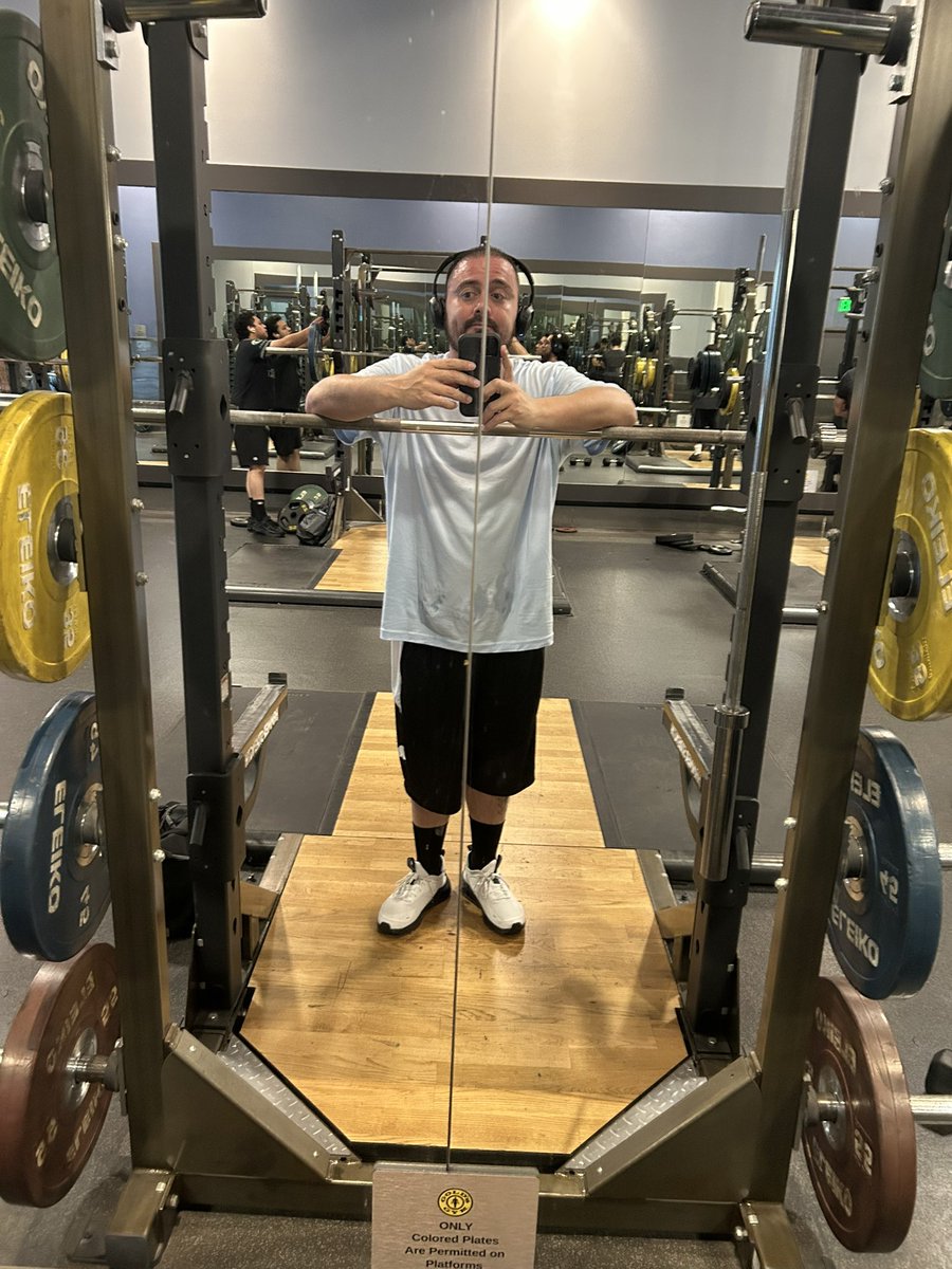 Nick_Van_Excel9's tweet image. You can fix a broken mirror, but you can still see the cracks in that MFer #CrackisWhack